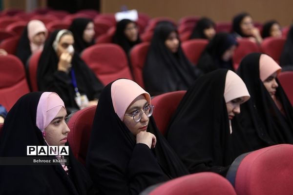 جلسه توجیهی یازدهمین دوره مجلس دانش‌آموزی در اردوگاه شهید‌باهنر