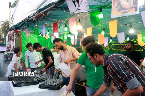 حضور پرشور مردم کاشان در مهمانی کیلومتری غدیر