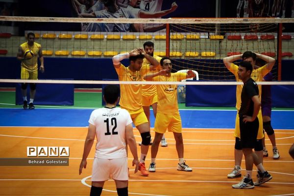 مسابقات والیبال فرهنگیان روز اول