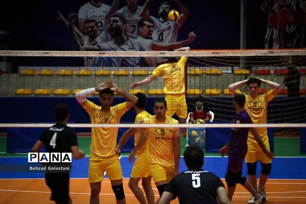 مسابقات والیبال فرهنگیان روز اول