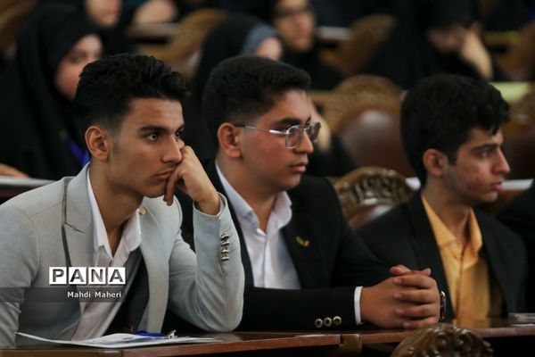 افتتاحیه یازدهمین دوره مجلس دانش‌آموزی/۳