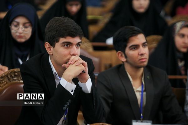 افتتاحیه یازدهمین دوره مجلس دانش‌آموزی/۳