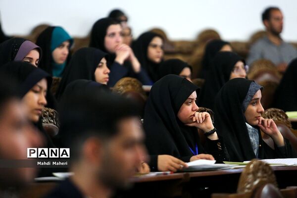 افتتاحیه یازدهمین دوره مجلس دانش‌آموزی/۳