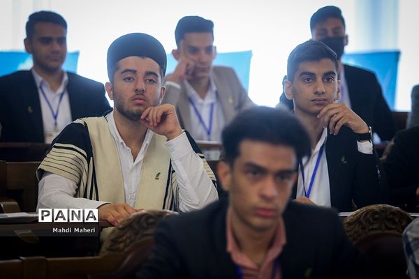 افتتاحیه یازدهمین دوره مجلس دانش‌آموزی/۳