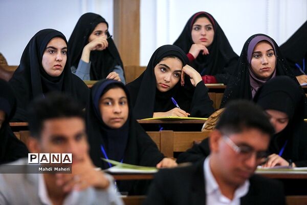 افتتاحیه یازدهمین دوره مجلس دانش‌آموزی/۳