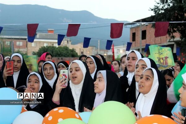 جشن دهه نودی‌ها در گلوگاه