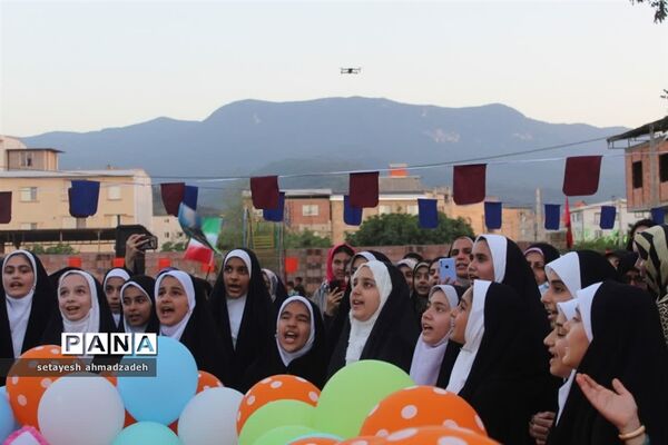 جشن دهه نودی‌ها در گلوگاه