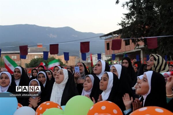 جشن دهه نودی‌ها در گلوگاه