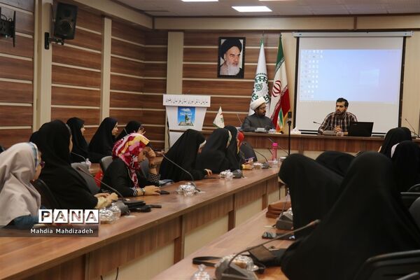 کارگاه تولید محتوای رسانه‌ای با همکاری سازمان تبلیغات در محل سازمان دانش‌آموزی