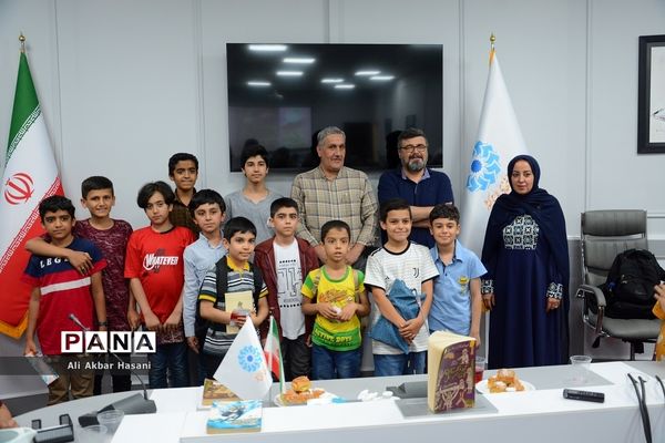 نشست نقد و بررسی کتاب «کودکستان آقا مرسل» در قم