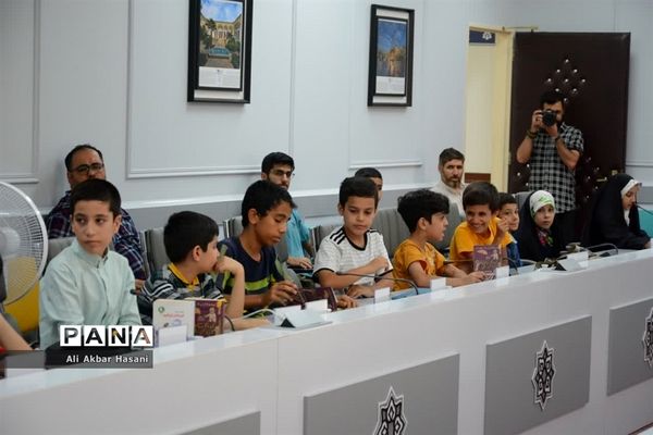 نشست نقد و بررسی کتاب «کودکستان آقا مرسل» در قم