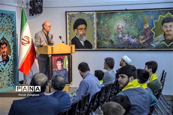 تجلیل از برگزیدگان پویش کتابخوانی شهید مهدی زین الدین در قم