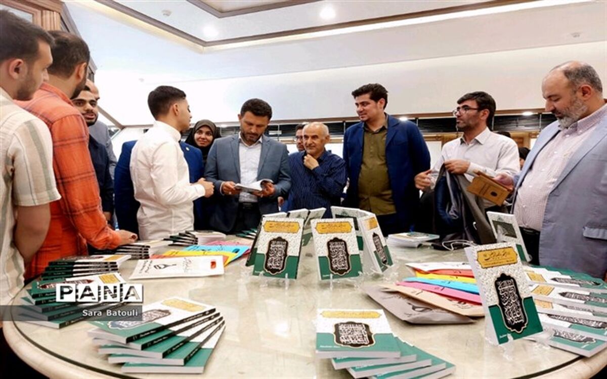 برگزاری جشن کتابانه و هنرهای تجسمی در کافه گالری برج آزادی