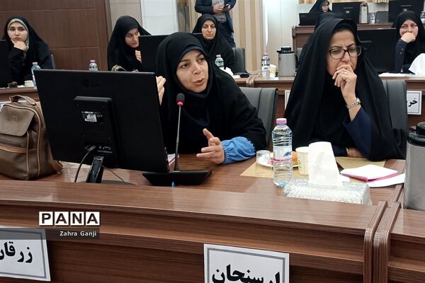 نشست مشترک مدیران و نماینده بانوان سازمان بسیج فرهنگیان استان فارس