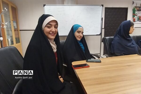 نشست هیات اندیشه‌ورز دانش‌آموزی سازمان دانش‌آموزی استان فارس