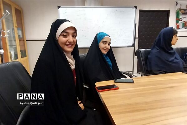 نشست هیات اندیشه‌ورز دانش‌آموزی سازمان دانش‌آموزی استان فارس