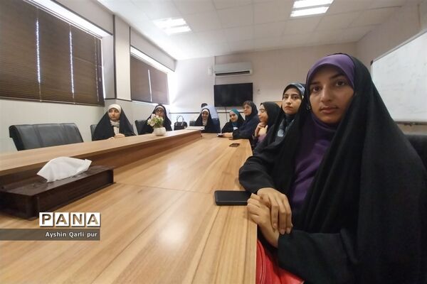 نشست هیات اندیشه‌ورز دانش‌آموزی سازمان دانش‌آموزی استان فارس