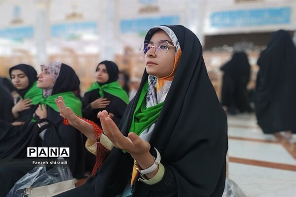 تشرف دانش‌آموزان زیارت اولی دختر کرمانشاه به حرم مطهر رضوی