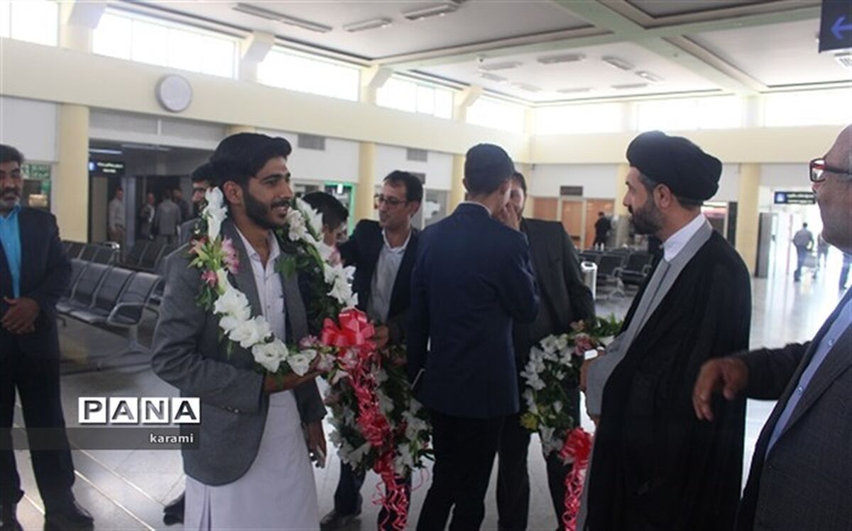 استقبال از نمایندگان استان کرمان در مجلس دانش‌آموزی کشور
