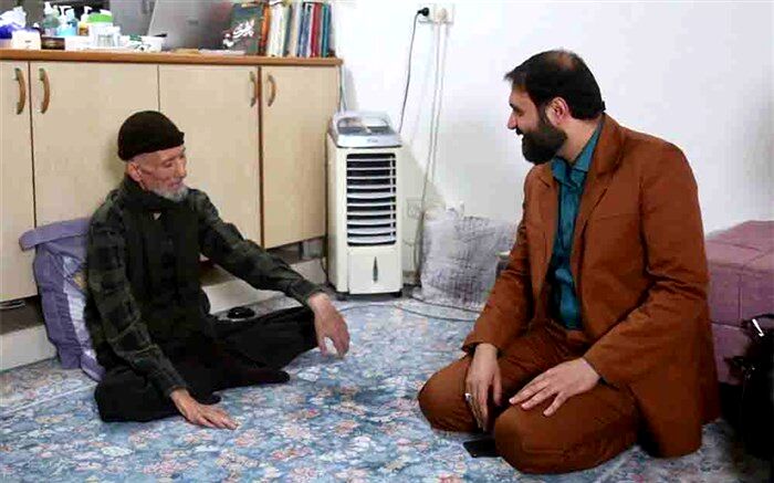 دیدار مدیرکل هنرهای تجسمی با هنرمند جانباز