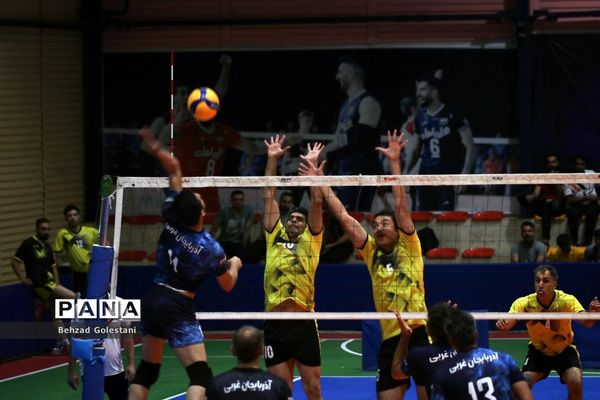 مسابقات والیبال فرهنگیان کشور مرحله یک هشتم نهایی - ارومیه