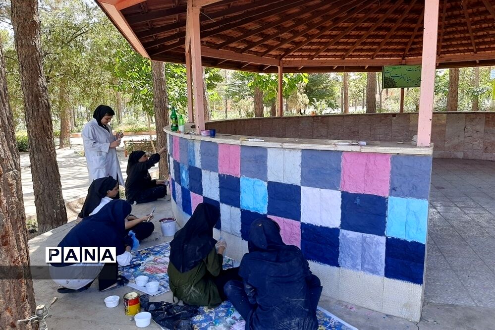 رنگ‌آمیزی اردوگاه استانی شهید بهشتی اصفهان  توسط دانش‌آموزان هنرمند