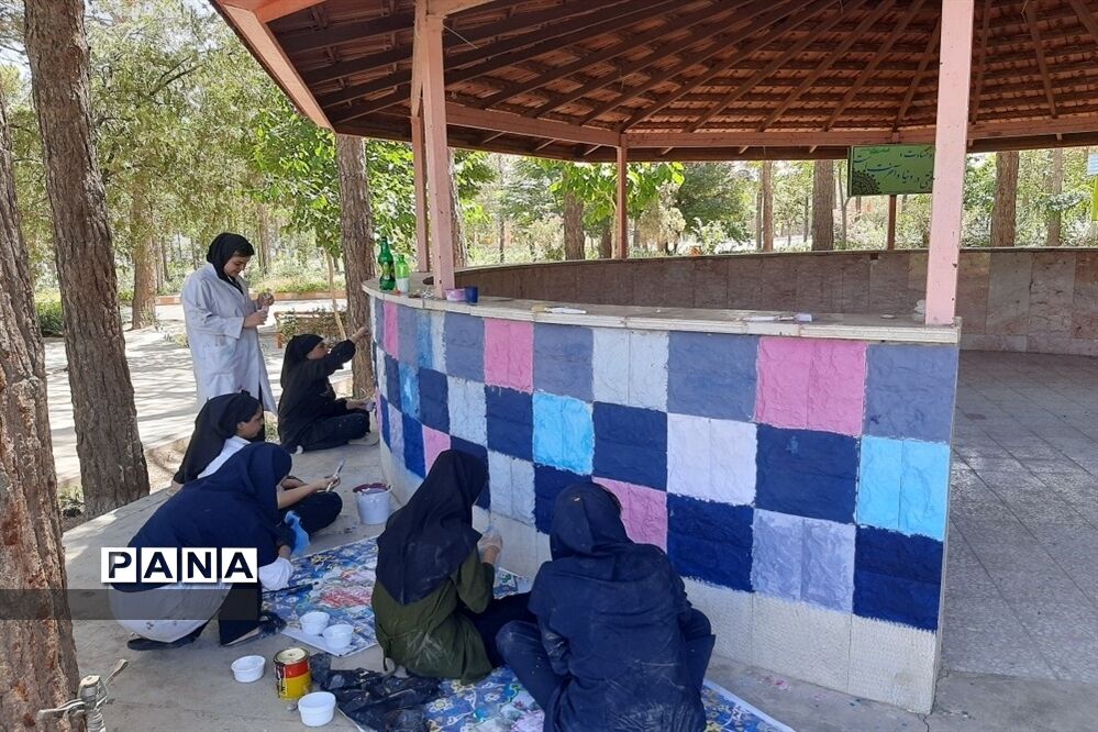 رنگ‌آمیزی اردوگاه استانی شهید بهشتی اصفهان  توسط دانش‌آموزان هنرمند