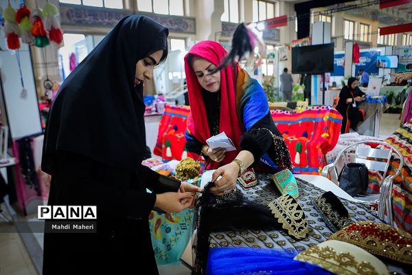 دومین روز نمایشگاه الف تا