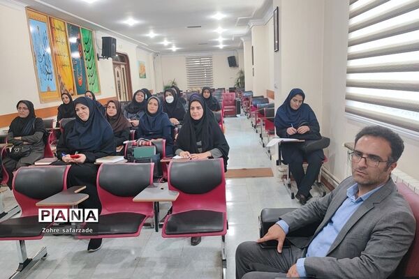 بازدید و حضور مدیر آموزش و پرورش رودهن در کارگاه طرح قرآنی اتقان