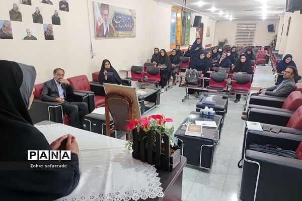 بازدید و حضور مدیر آموزش و پرورش رودهن در کارگاه طرح قرآنی اتقان