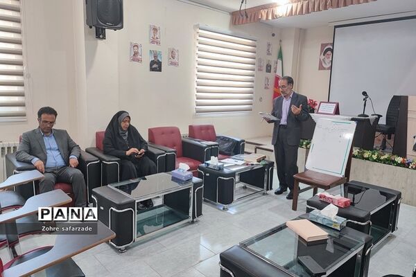 بازدید و حضور مدیر آموزش و پرورش رودهن در کارگاه طرح قرآنی اتقان