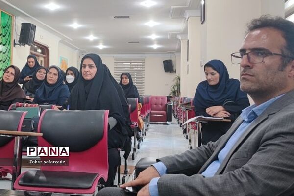 بازدید و حضور مدیر آموزش و پرورش رودهن در کارگاه طرح قرآنی اتقان