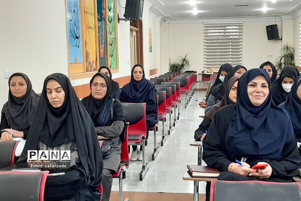 بازدید و حضور مدیر آموزش و پرورش رودهن در کارگاه طرح قرآنی اتقان