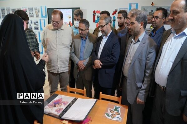 بازدید مسئولان کشوری از غرفه خراسان رضوی در نمایشگاه الف تا 