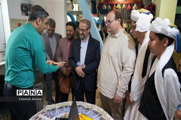بازدید مسئولان کشوری از غرفه خراسان رضوی در نمایشگاه الف تا 