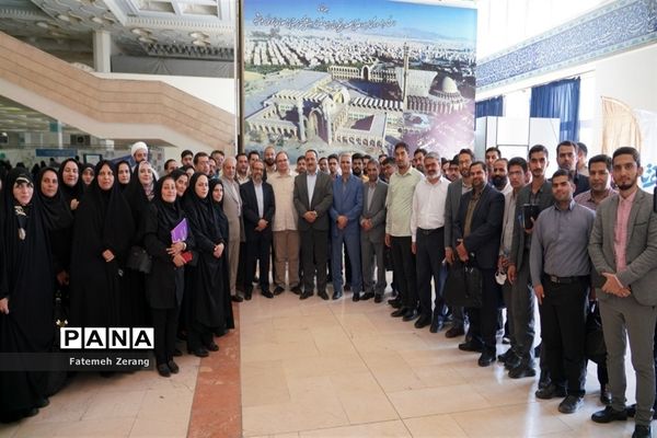 بازدید مسئولان کشوری از غرفه خراسان رضوی در نمایشگاه الف تا 