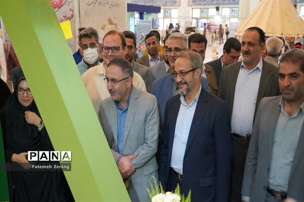 بازدید مسئولان کشوری از غرفه خراسان رضوی در نمایشگاه الف تا 
