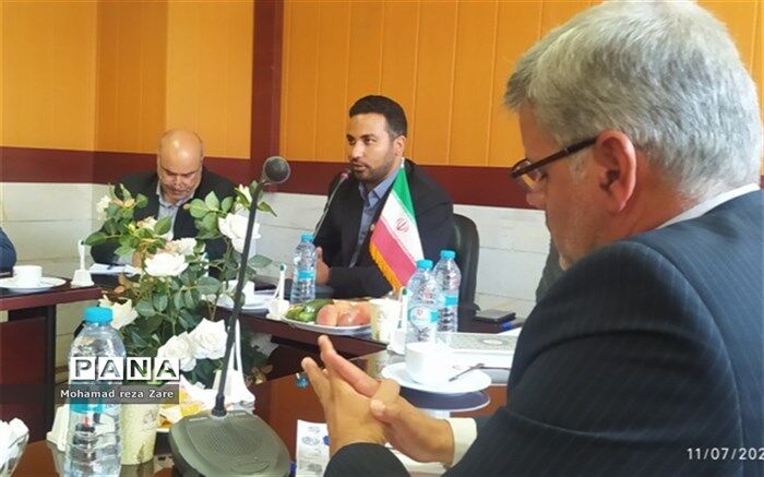 پیشکسوتان یکی از ظرفیت‌های بزرگ آموزش و پرورش هستند 