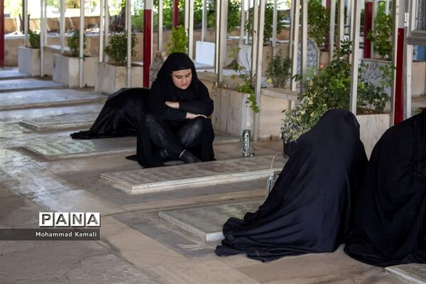 آیین افتتاحیه اولین جشنواره تئاتر خیابانی محلات