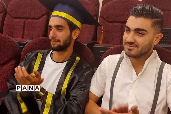 جشن فارغ‌التحصیلی دانش‌آموزان پایه دوازدهم دبیرستان استعدادهای درخشان شهید بهشتی رودهن