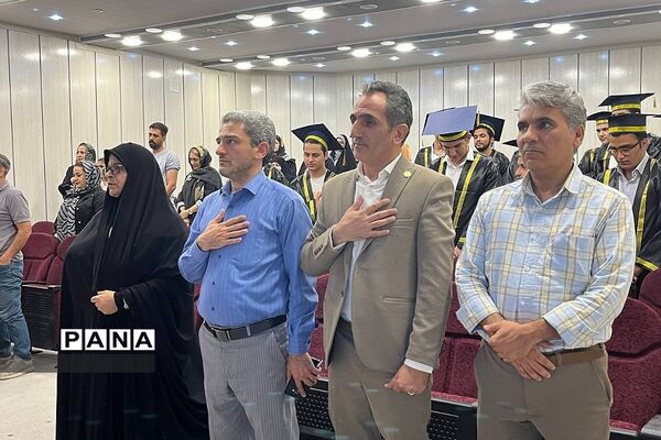 جشن فارغ‌التحصیلی دانش‌آموزان پایه دوازدهم دبیرستان استعدادهای درخشان شهید بهشتی رودهن