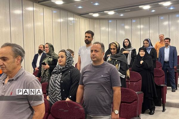 جشن فارغ‌التحصیلی دانش‌آموزان پایه دوازدهم دبیرستان استعدادهای درخشان شهید بهشتی رودهن