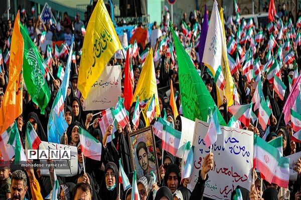 اجتماع عظیم مدافعان حریم خانواده در روز قیام مسجد گوهرشاد مشهد