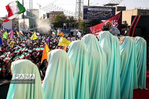 اجتماع عظیم مدافعان حریم خانواده در روز قیام مسجد گوهرشاد مشهد