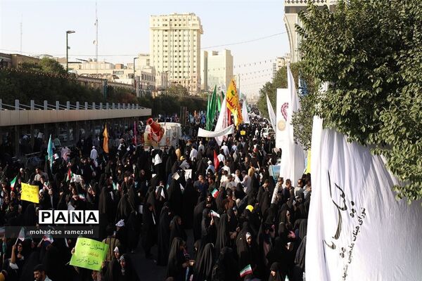 اجتماع عظیم مدافعان حریم خانواده در روز قیام مسجد گوهرشاد مشهد
