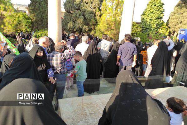 اجتماع بزرگ مدافعان حریم خانواده در شیراز