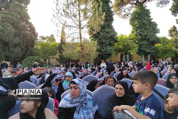 اجتماع بزرگ مدافعان حریم خانواده در شیراز
