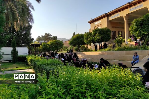 اجتماع بزرگ مدافعان حریم خانواده در شیراز
