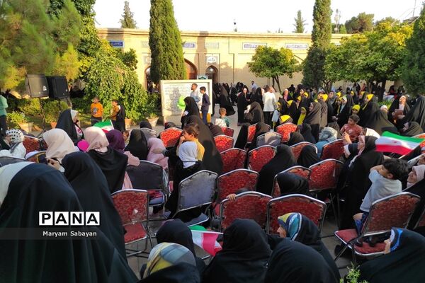 اجتماع بزرگ مدافعان حریم خانواده در شیراز