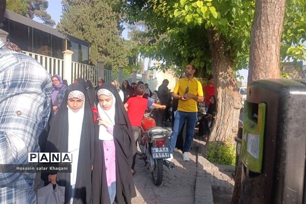 رژه خودرویی مدافعان حیا و خانواده‌های شیرازی در روز حجاب و عفاف در شیراز